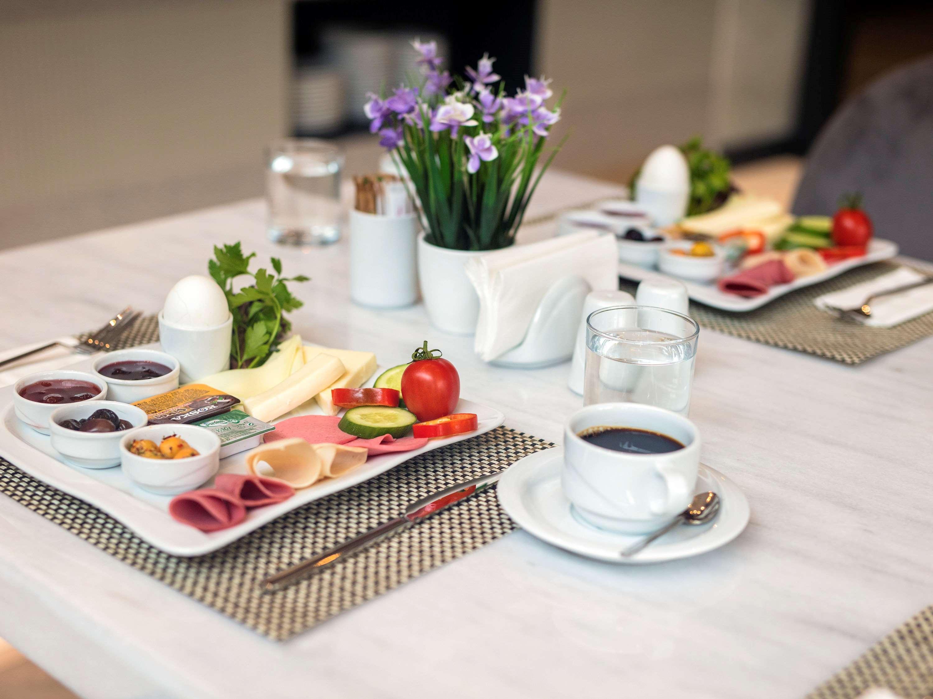 Ibis Styles Bornova 4*