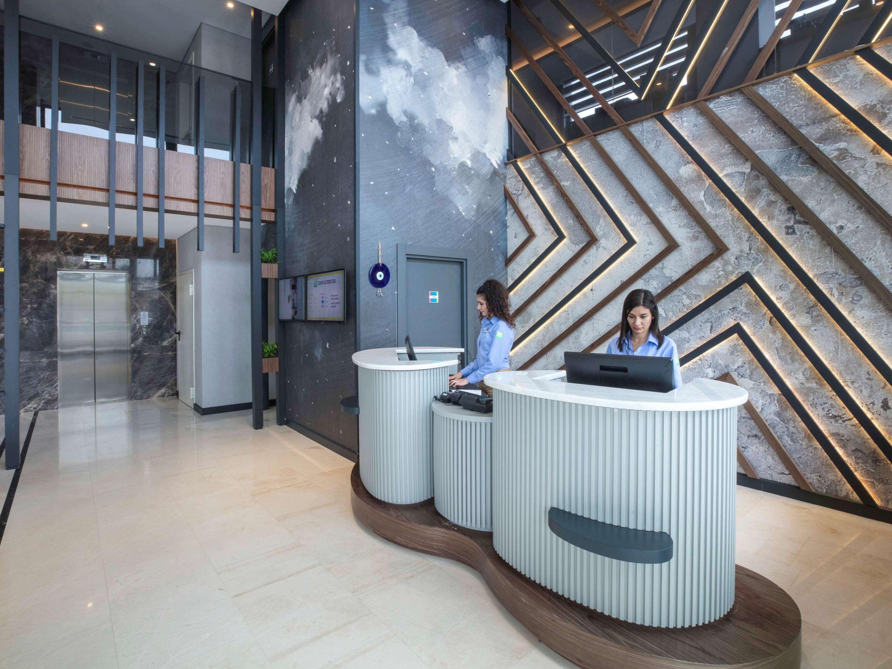 Ibis Styles Bornova 4*
