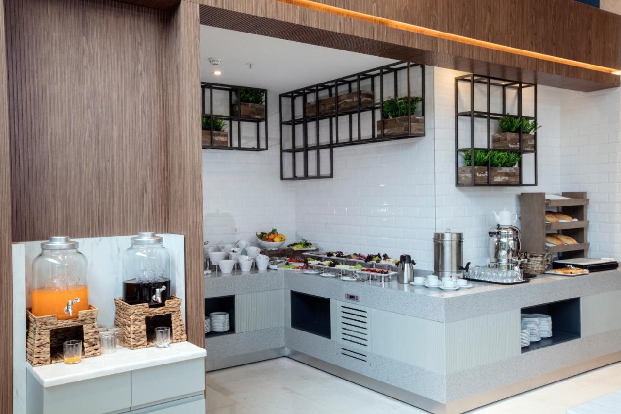 Ibis Styles Bornova Hotel 4*